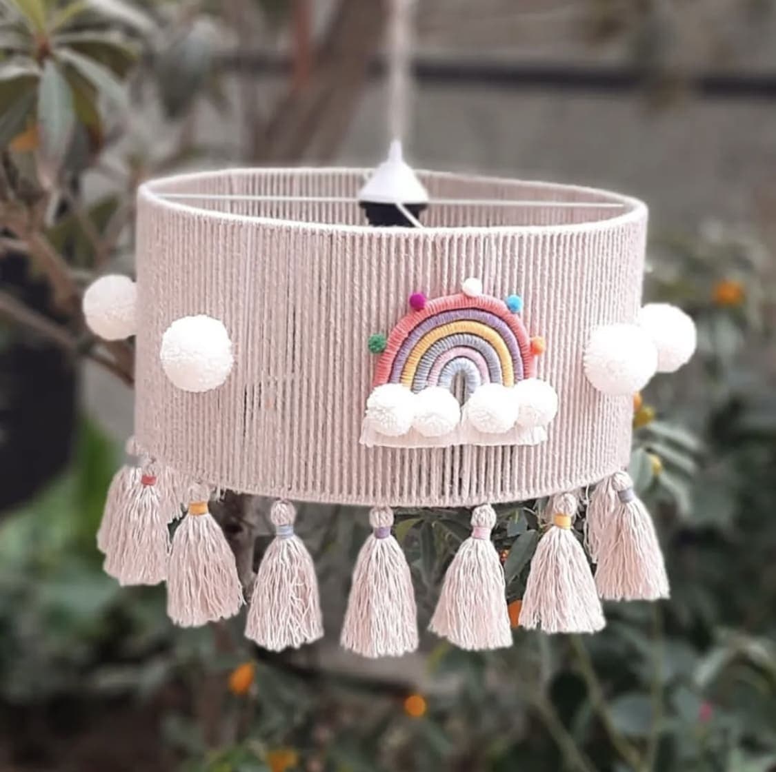 لوستر مکرومه بافی کودک مدل رنگین کمان پر منگوله قطر 35