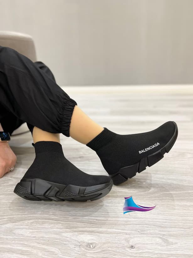 کتونی ساقدار بافتی بالنسیگا