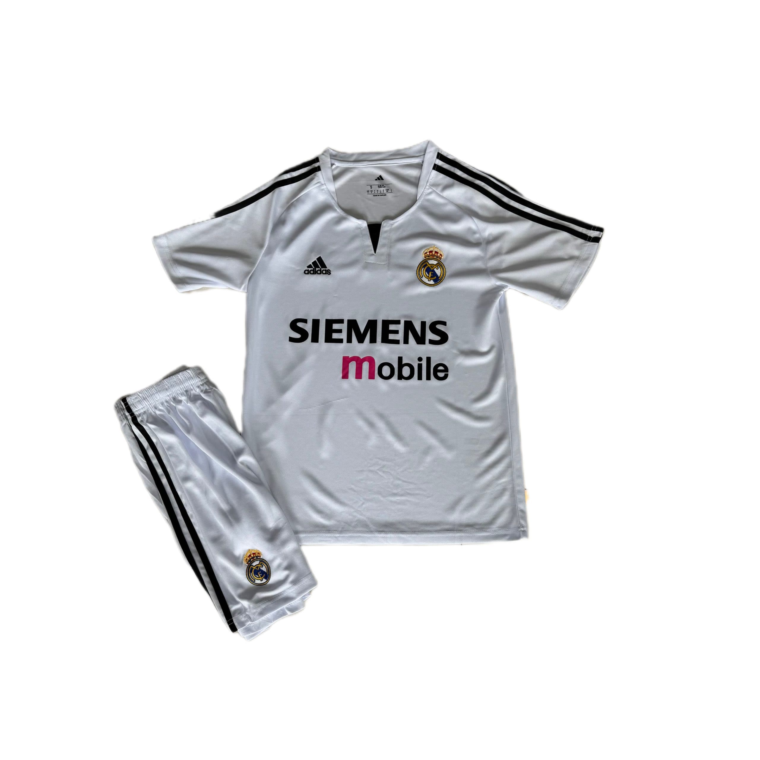 کیت اول رئال مادرید2005-پیراهن و شورت