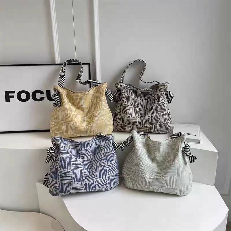 کیف پارچه ای دوشی زنانه و دخترانه کد 3119