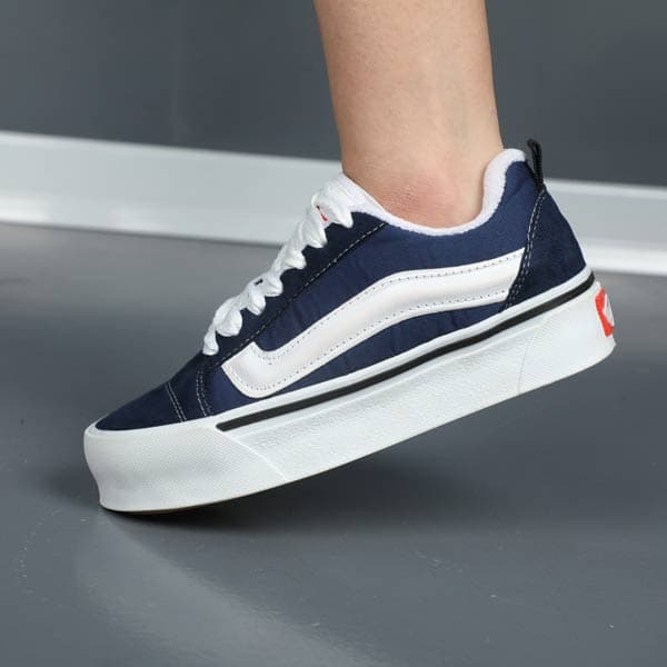 کتونی اسپرت ونس کنو سرمه ای سفید