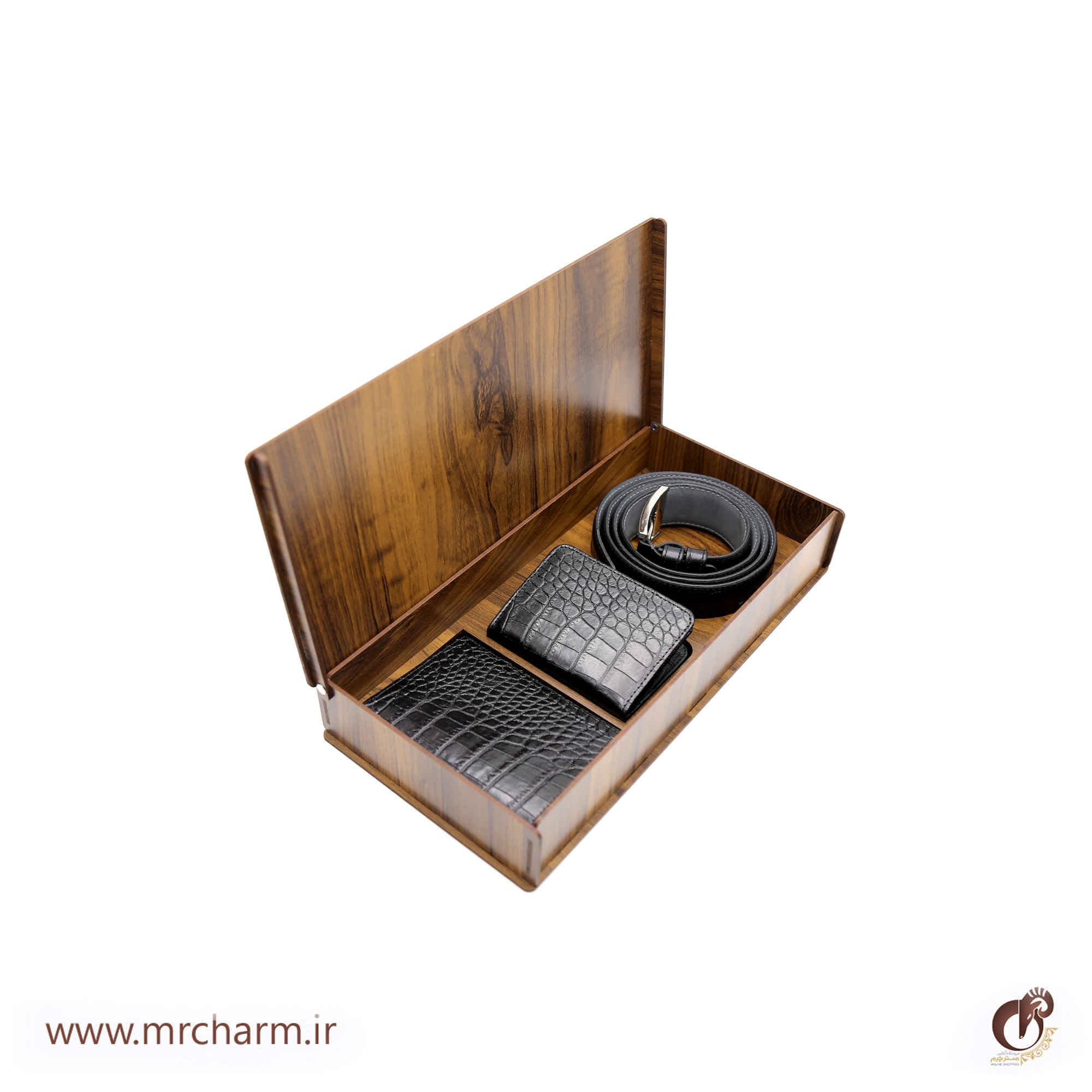 ست کیف پول و کمربند و جاکارتی چرم mrc1318-38