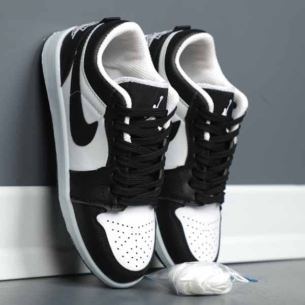 کتونی اسپرت نایک جردن سفید مشکی سورنا