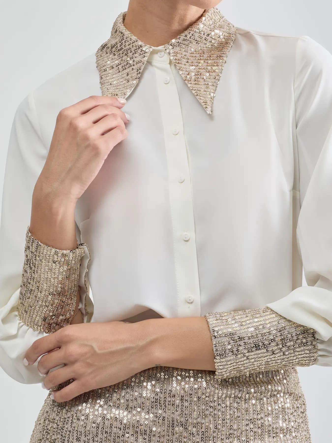 شومیز شیری یقه خرگوشی پولک دوزی شده