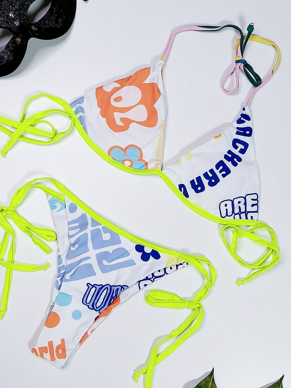 مایو بیکنی زنانه دو تکه سفید رنگ با نوشته های فانتزی با کاپ شین ( shein )