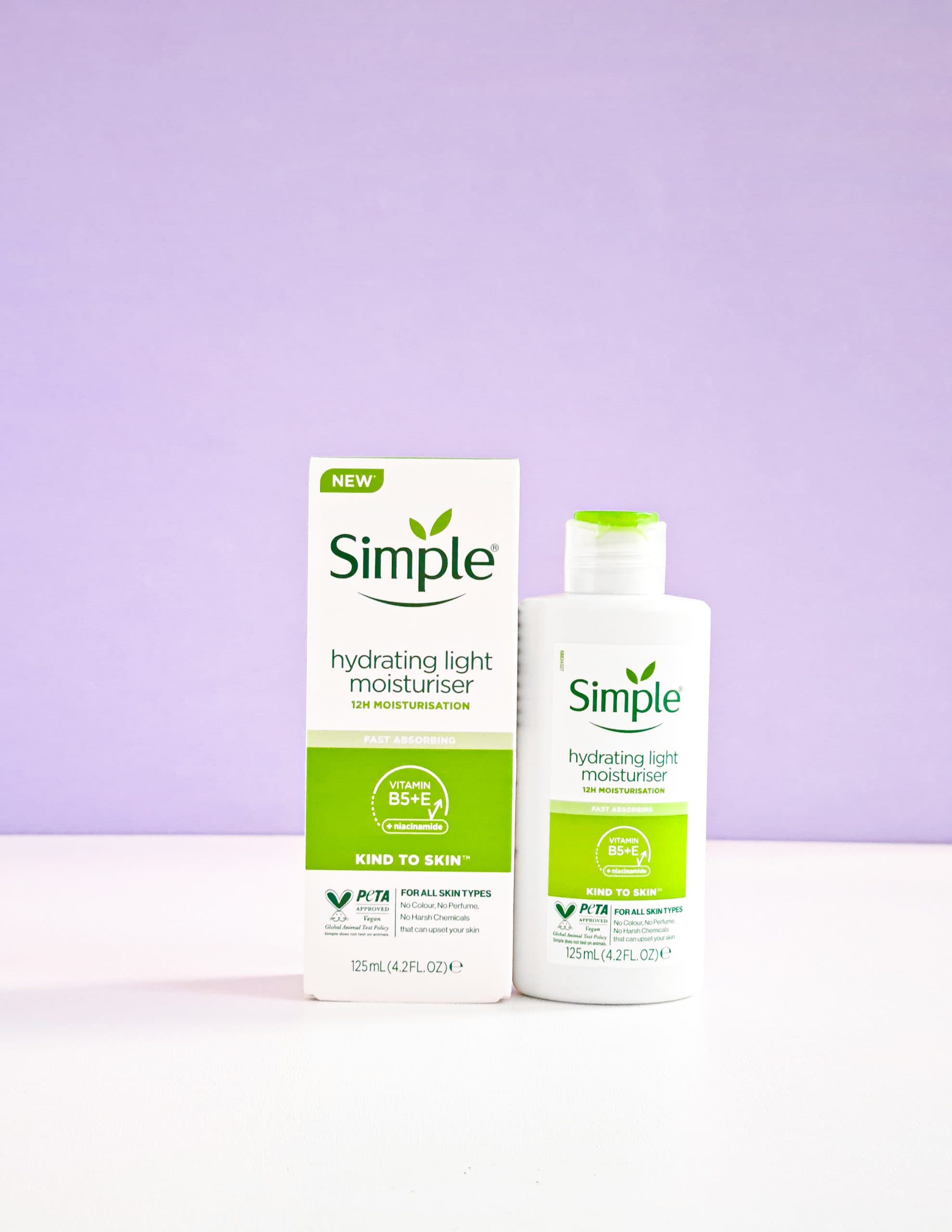 کرم مرطوب‌کننده و آبرسان سیمپل مدل Light