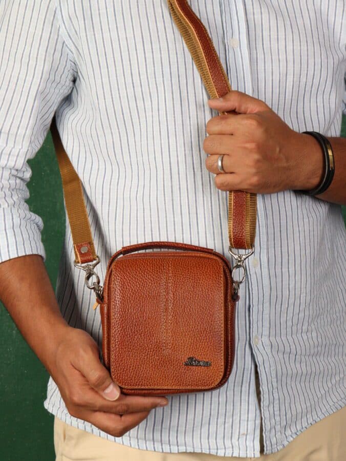 کیف دوشی مردانه چرم طبیعی‌ فلوتر بیورا مدل dbb59