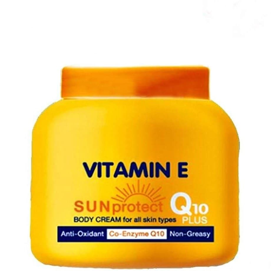 کرم ضد آفتاب و مرطوب کننده Q10 آنتی اکسیدان 200 گرم تایلندی AR vitamin e sun protect Q10 plus body cream