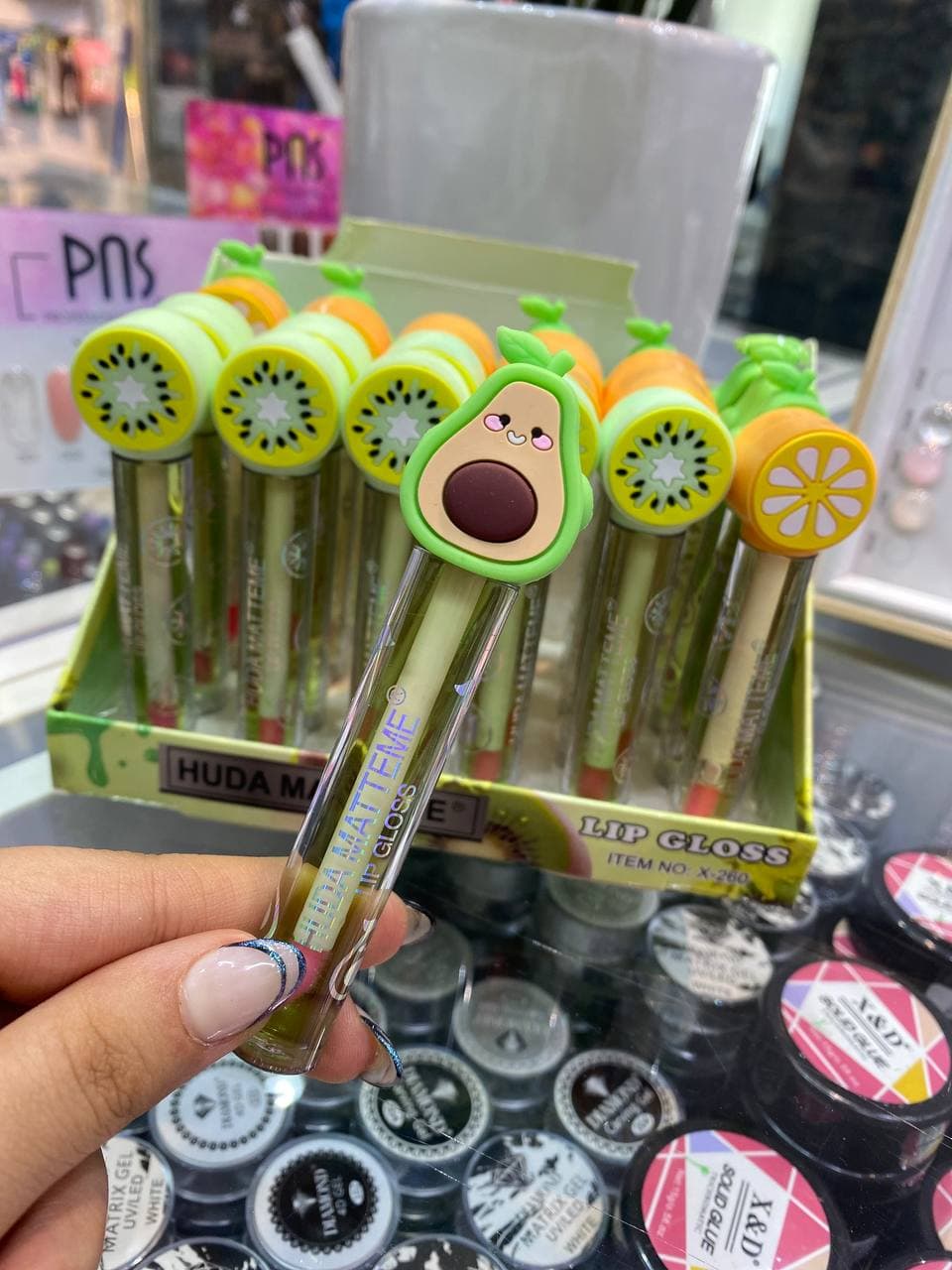 برق لب میوه ای لیپ گلاس HUDA Matte Me