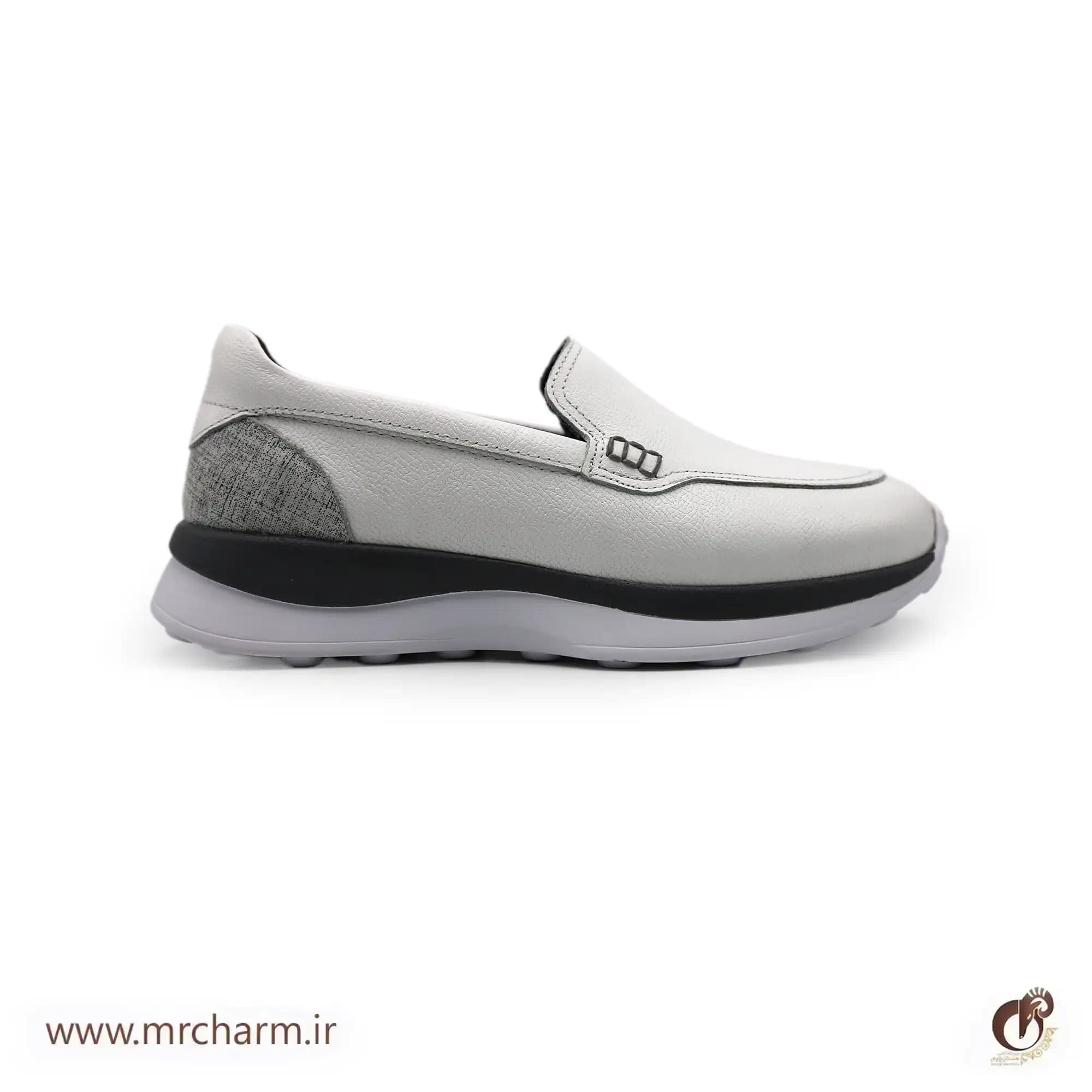 کفش چرم راحتی زنانه mrc1121-01