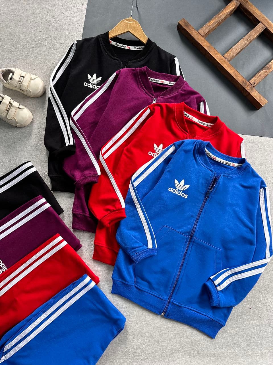 سه تیکه آدیداس