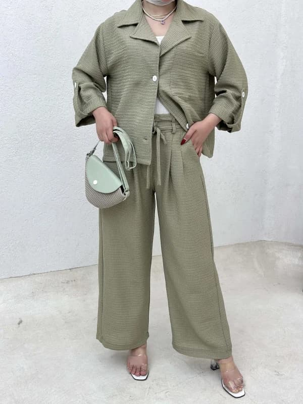 دوتیکه شومیز و شلوار بیسکویت