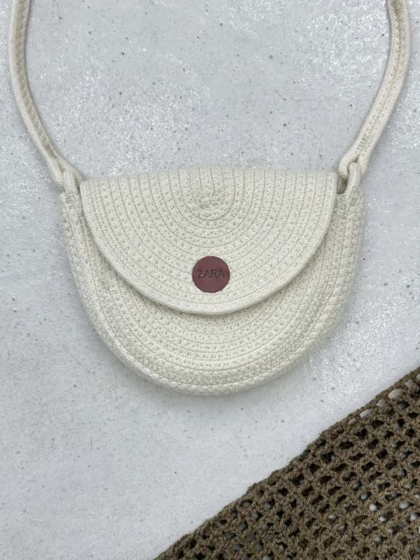 کیف کنفی نیم دایره