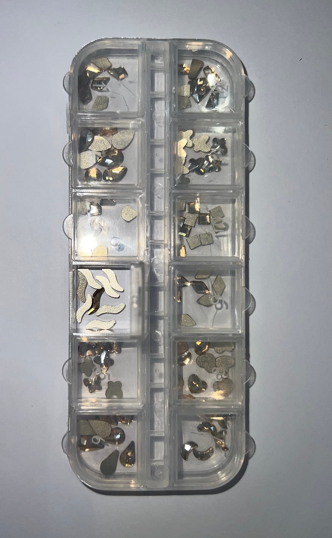 پک 12 عددی دیزاین ناخن نگین درشت باگت طرح الماس