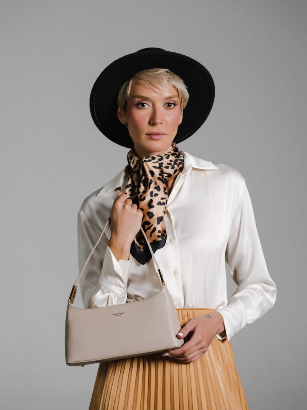 کیف دوشی زنانه دیوید جونز مدل CM7379