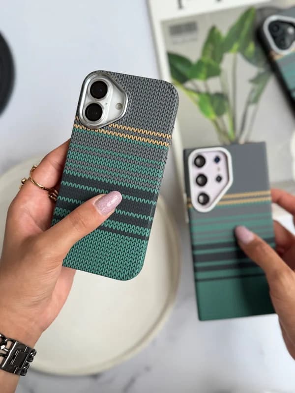 قاب گوشی آیفون Green Carbon Vintage با مگ سیف