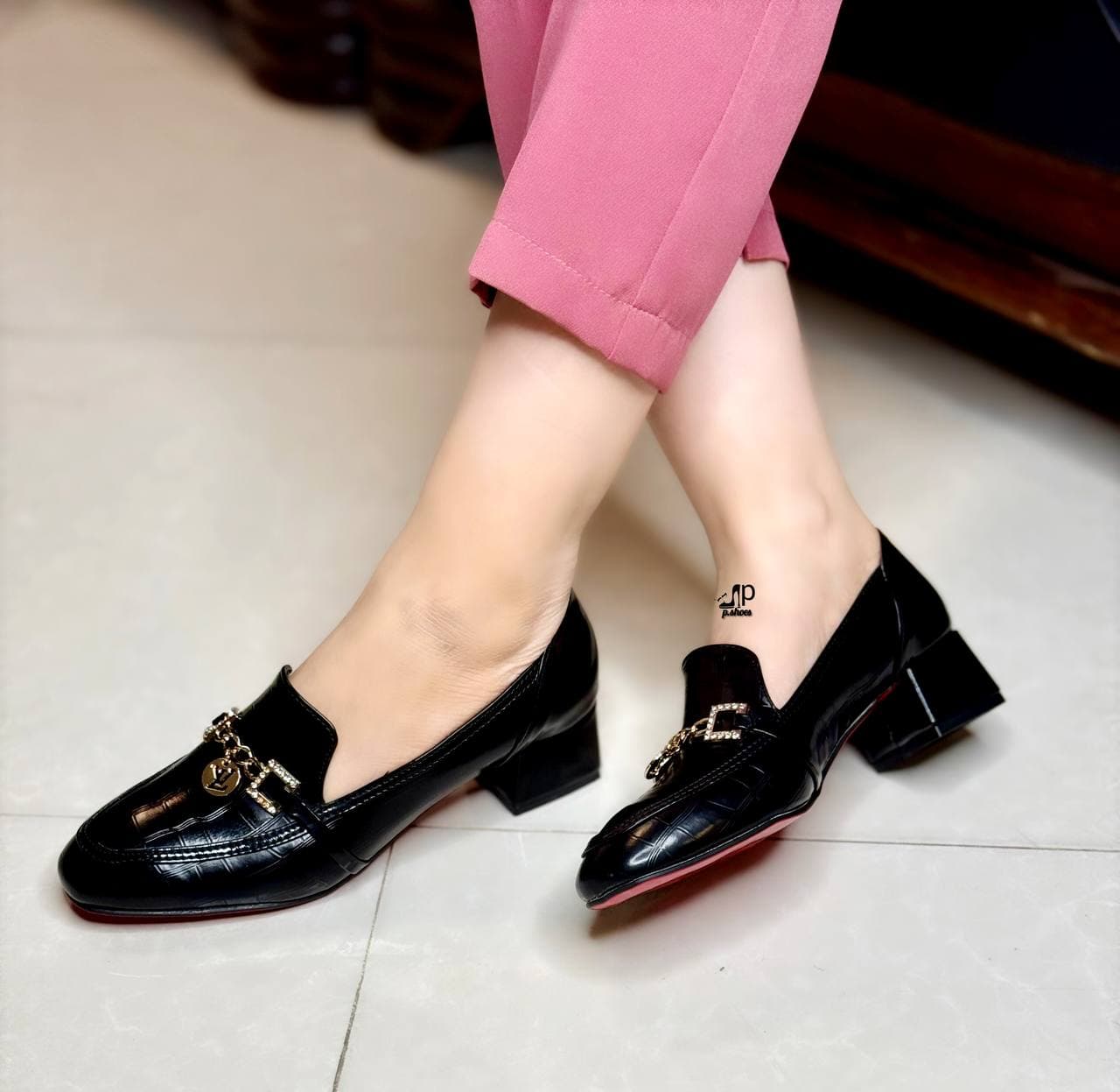 کالج چرم سوگو براق در سه طرح زیبا