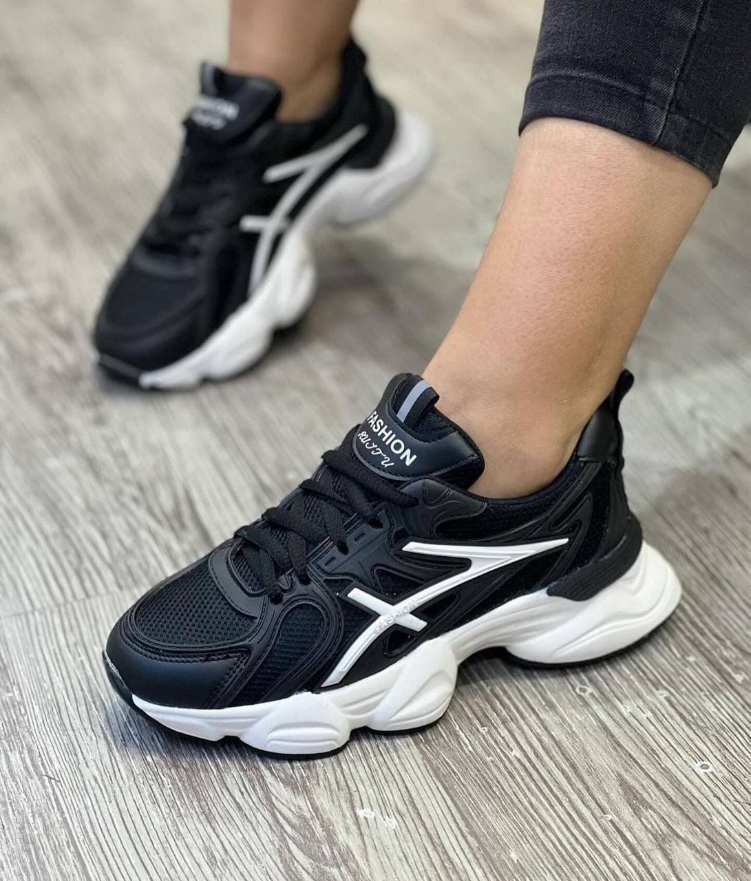 کتونی اسپورت اسیکس طرح جدید ترند ۲۰۲۵