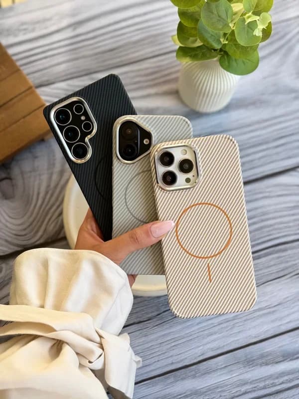 قاب گوشی آیفون Carbon Magsafe با پک Qseries