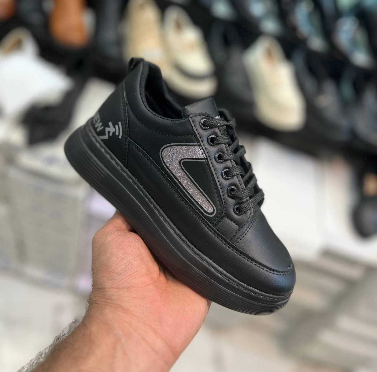 کتونی دخترانه اسپرت مدل تیک