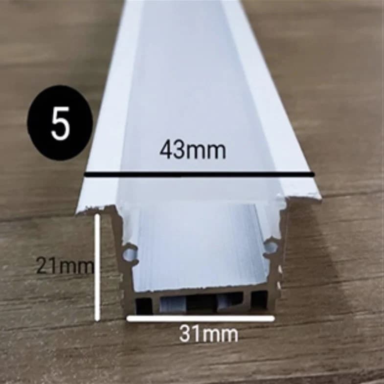 قاب چراغ لاینی کد ۵ توکار رویه ۴۳ میل برش ۳۱ میل