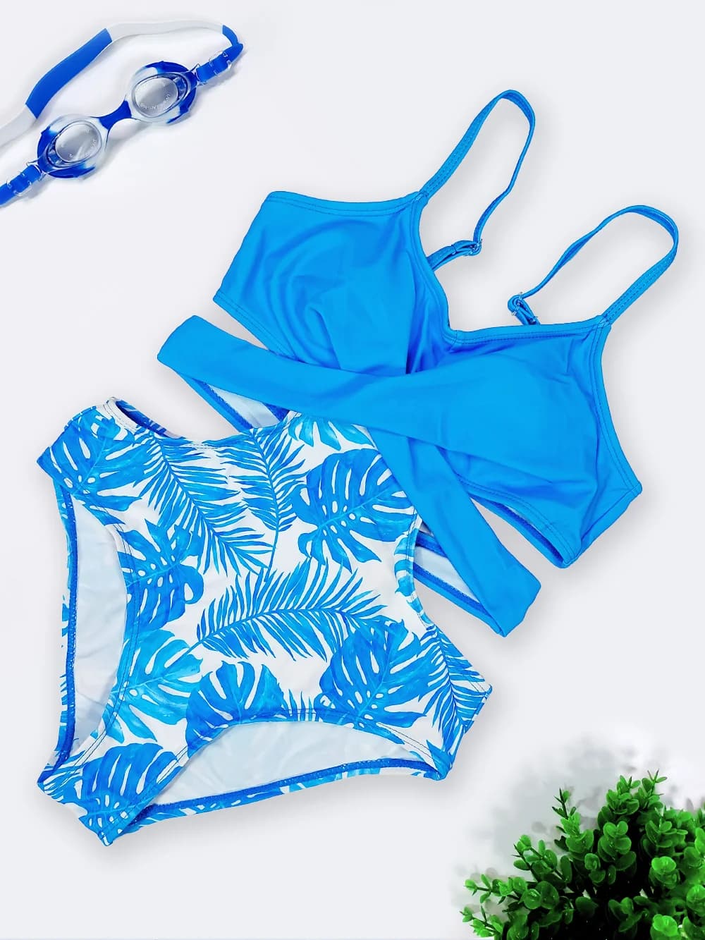 لباس شنا بچه گانه دخترانه جدید و خاص شین ( Shein ) آبی با بند قابل تنظیم روی سرشانه