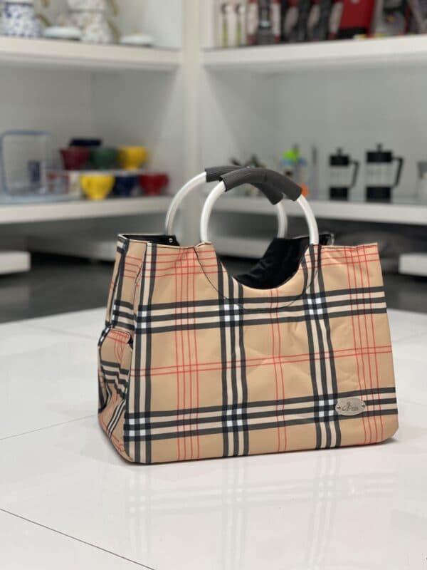 ساک (سبد) پیک نیک و خرید برزنتی دسته دار طرح BURBERRY