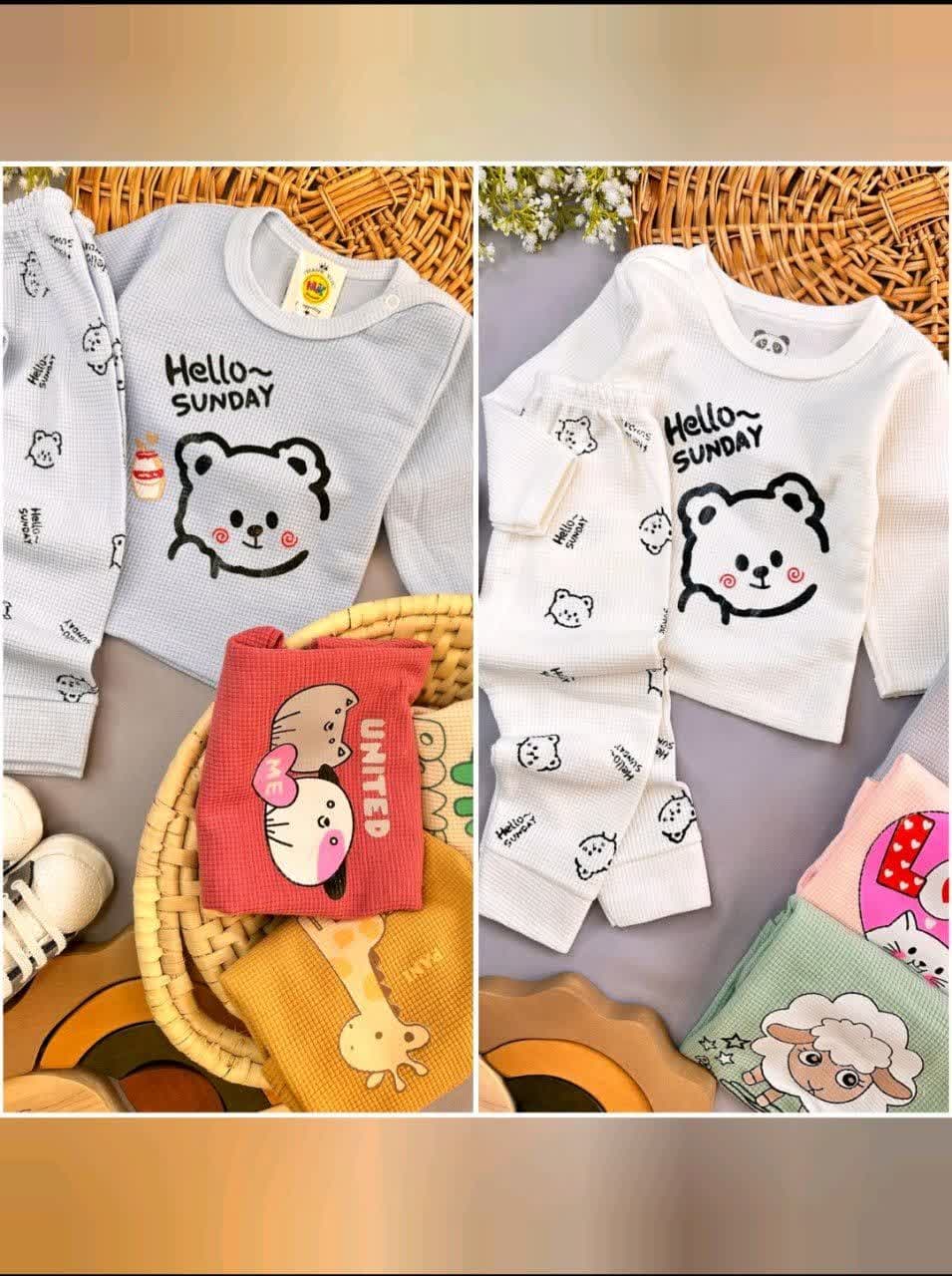 بلوز شلوار بیسکویتی طرح خرس لپ قرمزی نوزادی و کودک کد 173224