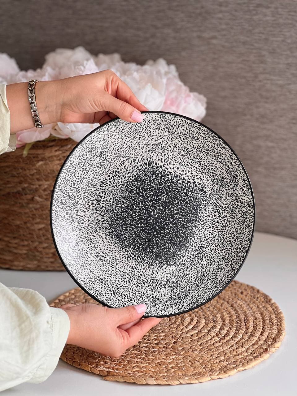 بشقاب پلوخوری زاراهوم کد 008 طرح دون دون مشکی