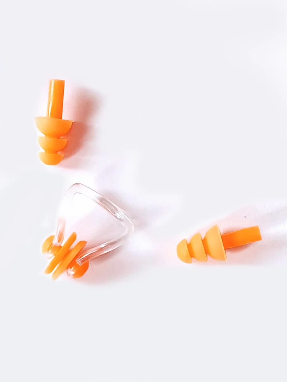 ست بینی بند و گوش گیر شنا با جنس سیلیکونی اسپیدو ( Speedo ) به رنگ نارنجی