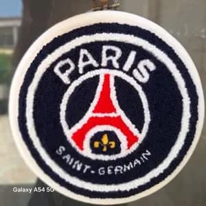 دیوارکوب پانچ دوزی مدل لوگوی تیم پاریس سن ژرمن