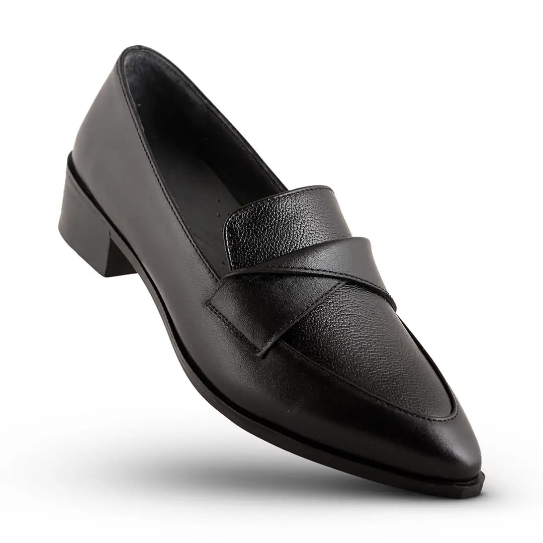 کفش پاشنه دار زنانه چرم یلسان مدل جانت کد 666-MC