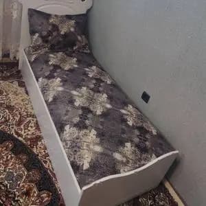 روتختی یک نفره با روبالش زیپ دار کامل کشدوزی کرم طوسی