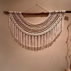 دیوارکوب آویز مکرومه با مهره چوبی مدل ققنوس