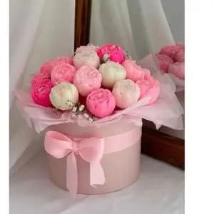 شمع گل پیونی صورتی و ژیپسوفیلا هدیه لاکچری