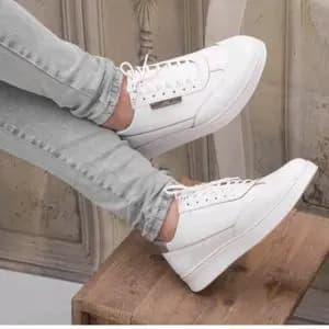 کفش کتونی مردانه مدل وندیک رنگ سفید طوسی
