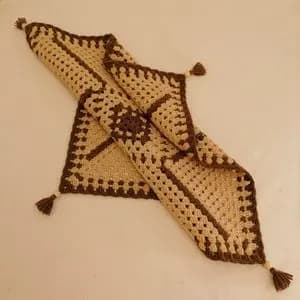 رومیزی رانر مربع منگوله‌دار کد 02