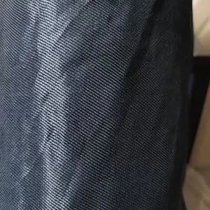 پارچه ساتن پلیسه رنگ سرمه‌ای