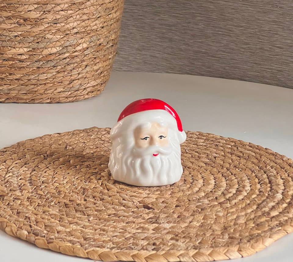 نمکدان کریسمسی طرح بابانوئل کد 12 – مدل چشم باز