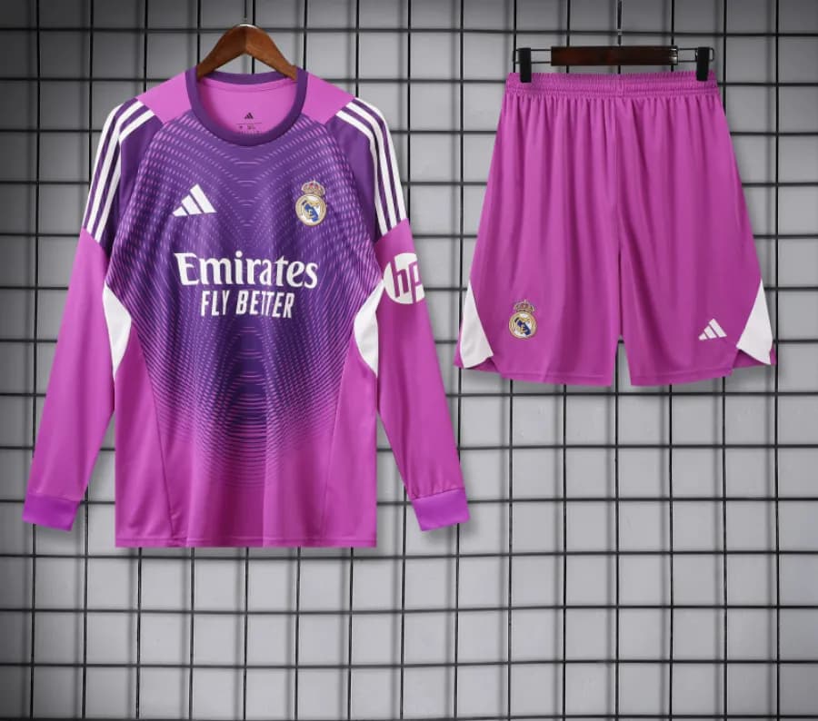 ست دروازه بانی رئال مادرید 2026-2025 | هوادار