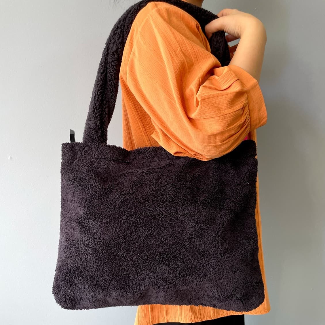 کیف دوشی زنانه برند Accessories