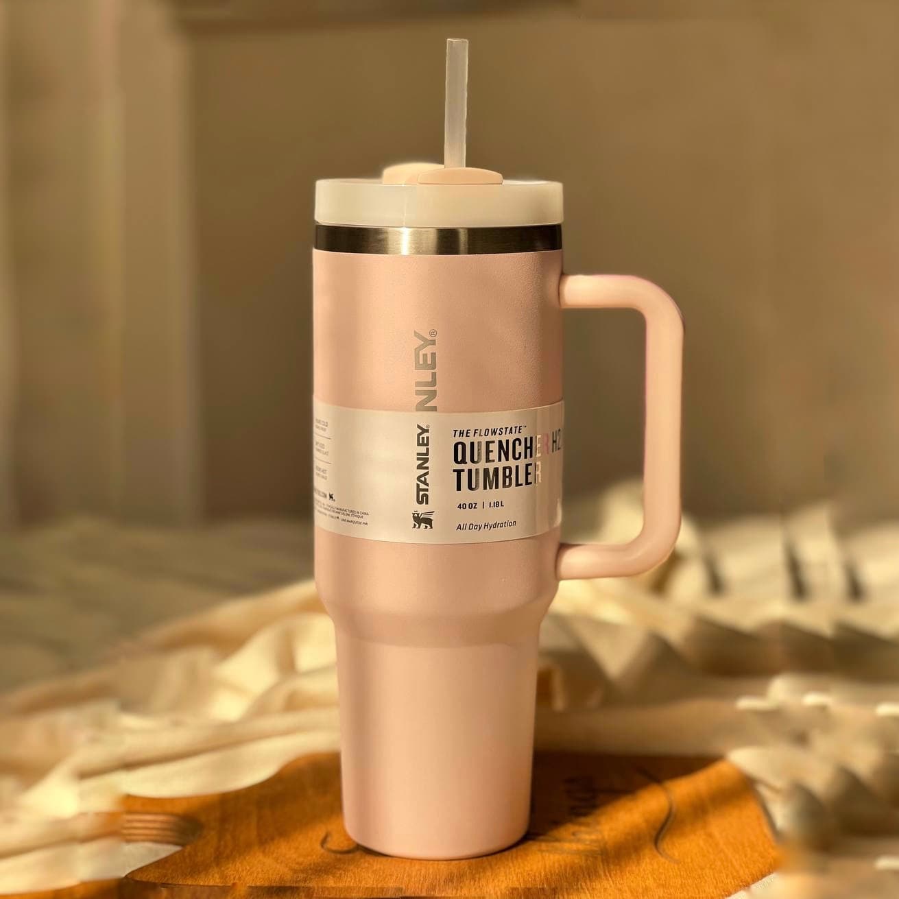 ماگ دسته‌دار استنلی مدل Quencher Tumbler H2.0 ظرفیت 1.2 لیتر – رنگ صورتی