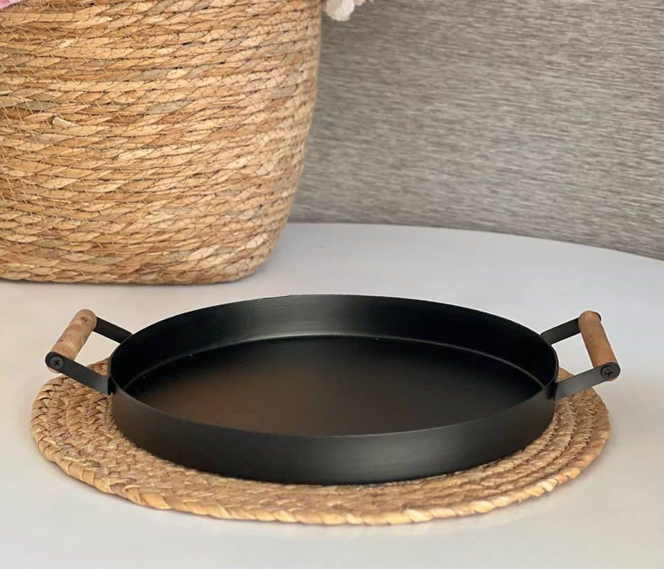 سینی فلزی گرد دسته چوبی- رنگ مشکی
