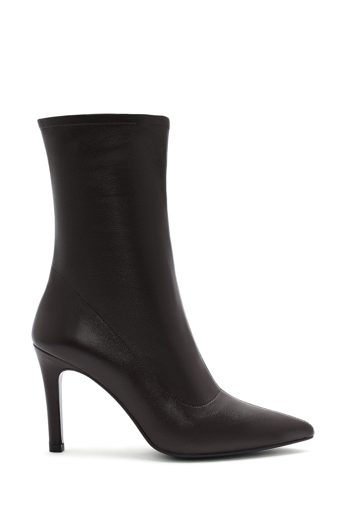 بوت زنانه قهوه‌ای چرمی پاشنه باریک زیپ‌دار دری مد