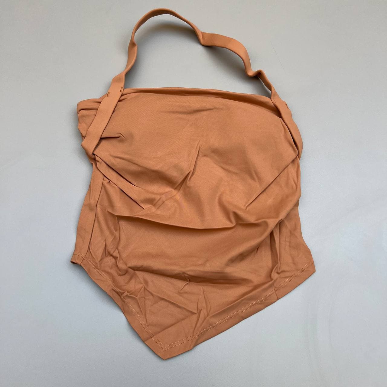 نیم تنه ورزشی زنانه فلامنت پشت گردنی کد ۱۰۰۴۲