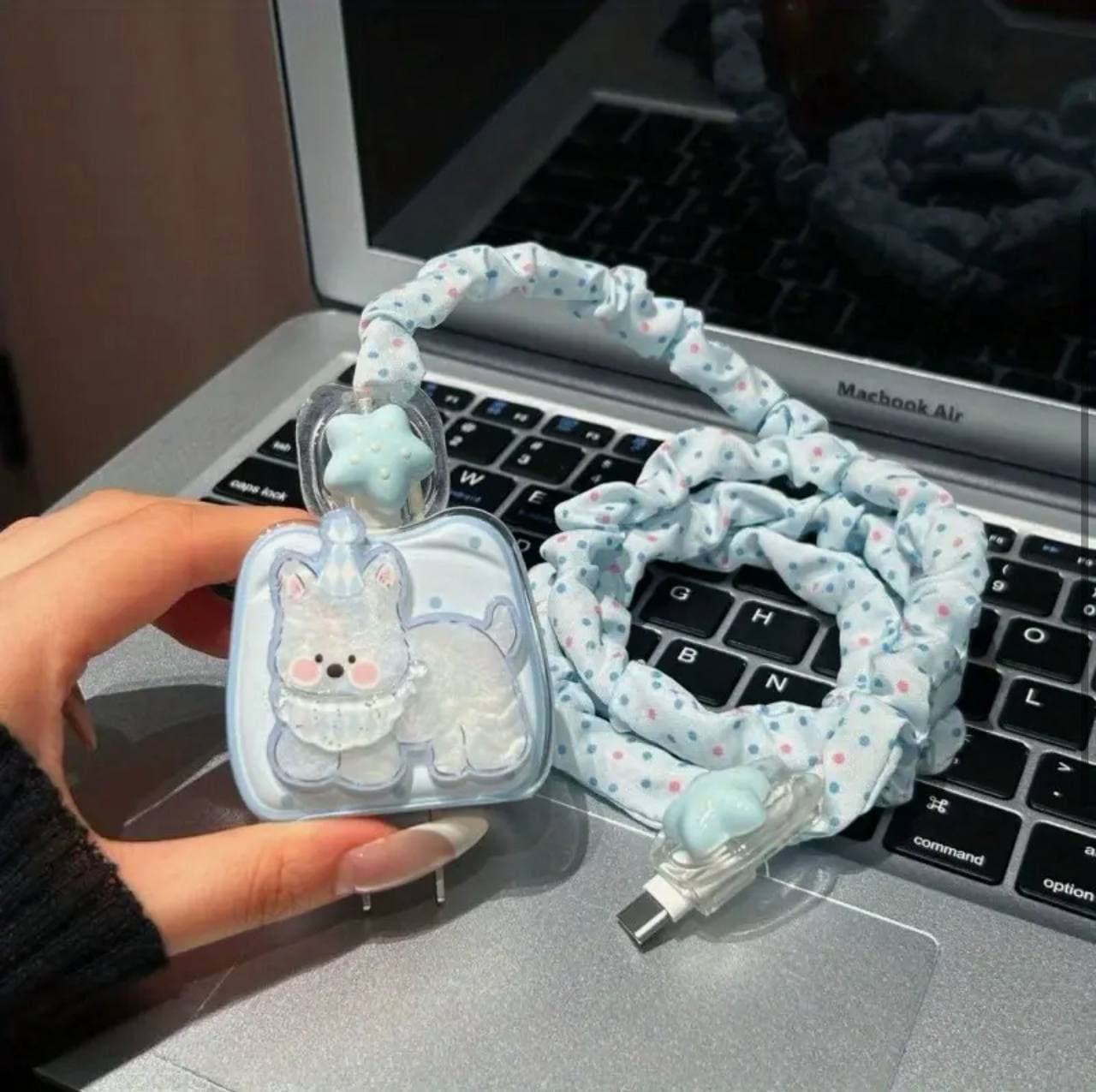 پک محافظ شارژر کریستالی ۲۰ وات سه پین آیفون سگ پارچه ای آبی