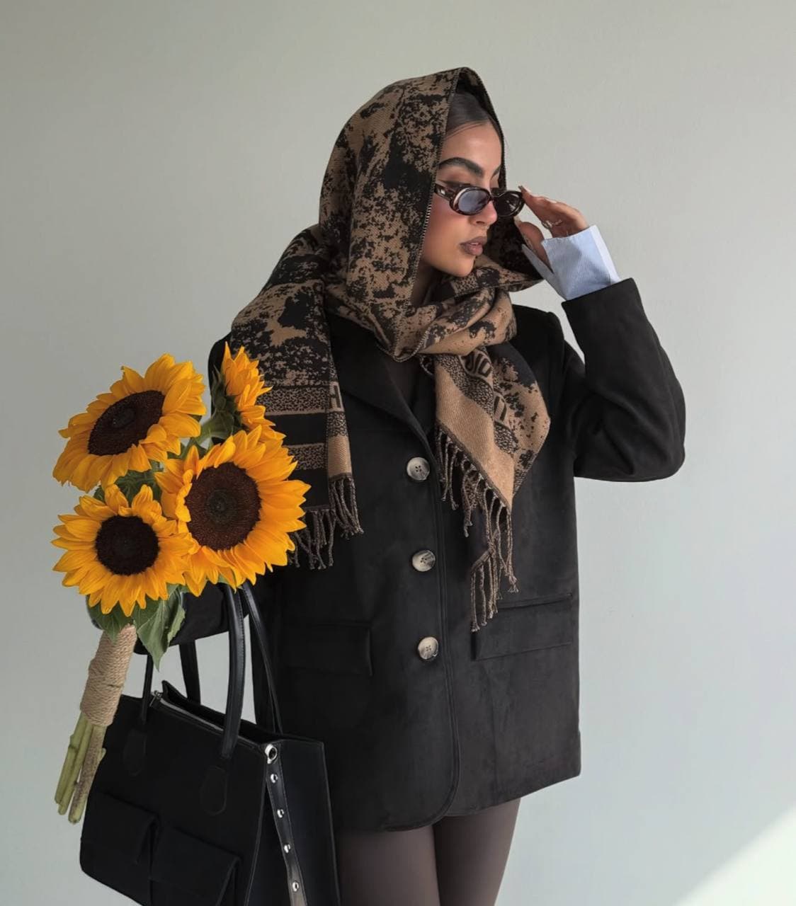 شال وارداتی دیور کرم مشکی کد ۴۰۰