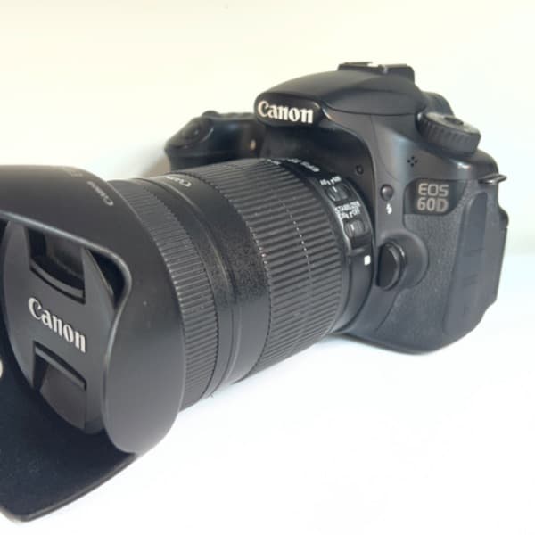 دوربین عکاسی دست دوم کانن Canon EOS 60D Kit 18-135mm is f/3.5-5.6 IS (20900 شات)
