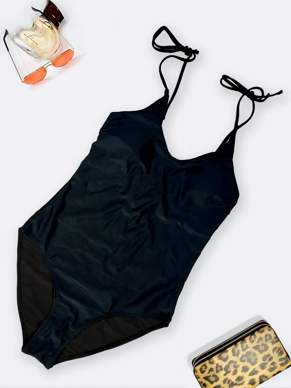 مایو مشکی زنانه ساده و شیک برای استخر در مدل اسلیپ با بندهای قابل تنظیم گرهی سرشانه