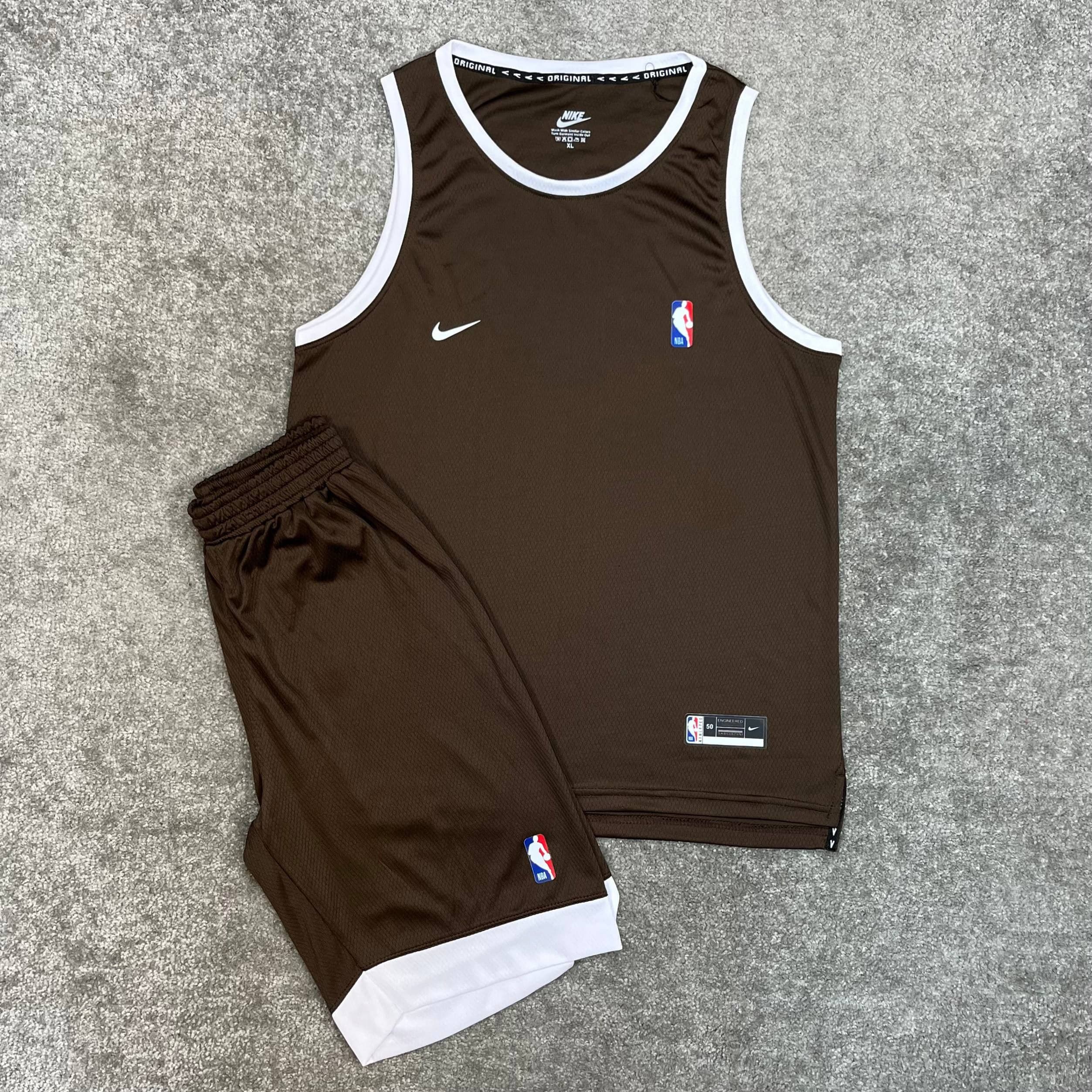 ست ورزشی مردانه رکابی و شلوارک بسکتبالی کندویی نایک قهوه ای